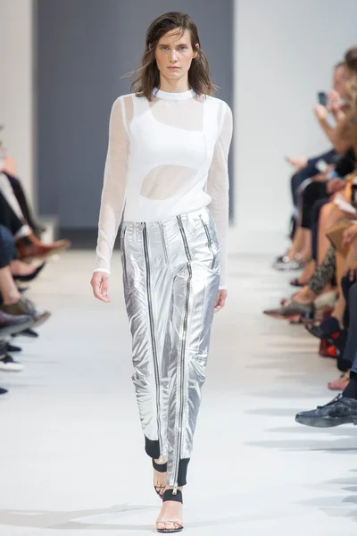 Look 13